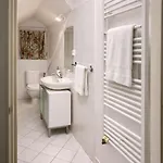 Romantic With Secret Terrace - Old Town Apartman